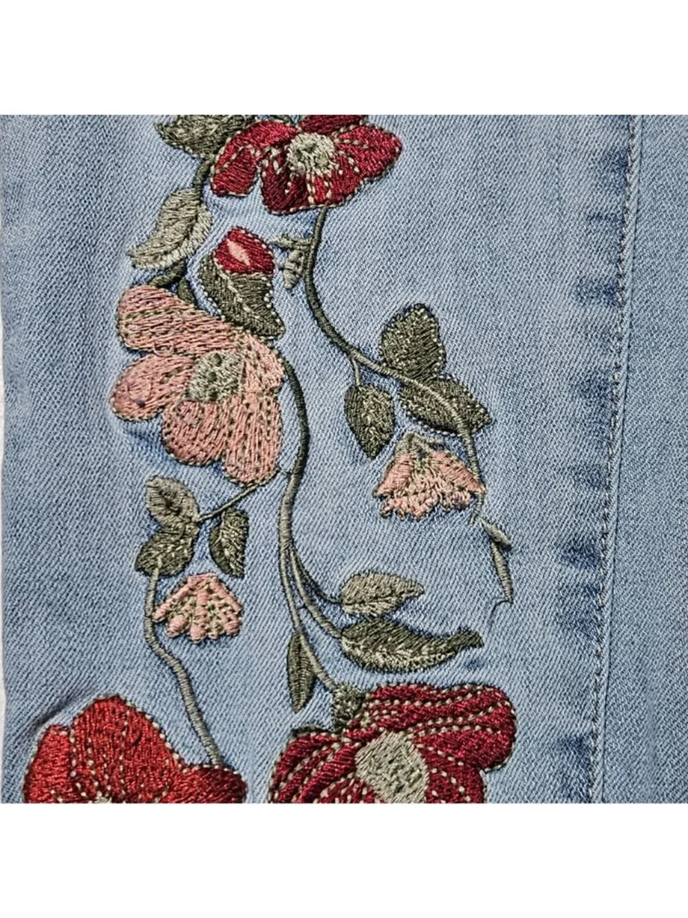 CP Jeans Womens Size 5 Straight Leg Low Rise Light Wash Denim Embroidered Floral